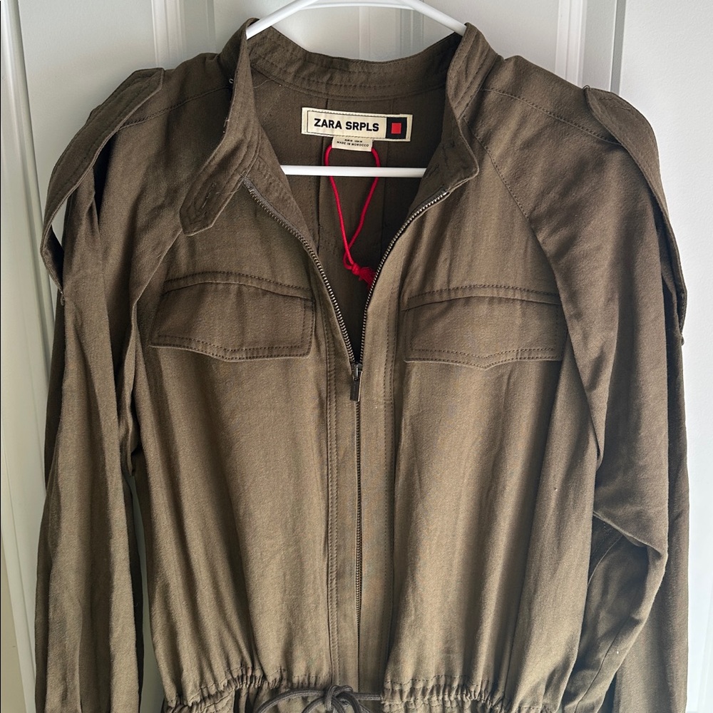 NWOT Zara SRPLS Olive Brown Women's Jumpsuit

Jmpst 13
£119.00 - Picture 5 of 10